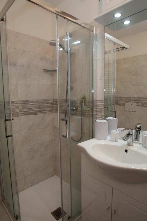 Panorama Lake View, Pool & Garden, 2 Bathrooms, Kingsize & Single-Beds, Fast Internet Toscolano Maderno Exterior photo